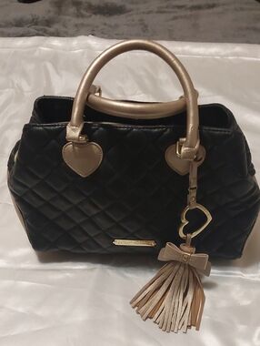 💜Betsey Johnson💜 Black Quilted Satchel Handbag with Gold Accents